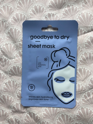Goodbye to dry sheet mask van Hema